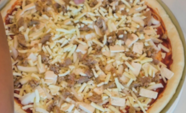 Making Imsil Cheese and Korean Rice Pizza